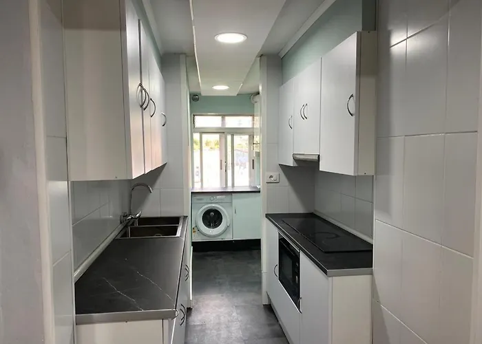 Centro Comercial Travesia De アパート *